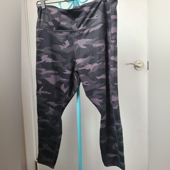 Athleta Pants - Athleta LP Ultimate Stash Camo Tight, black NWOT